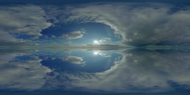 360 panorama espejo fondo cielo, naturaleza horixo nublado, esférico paisaje nuboso lago aéreo o mar — Vídeos de Stock