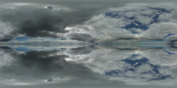 Timelapse vista del cielo nublado naturaleza equirectangular cloudscape, 360 panorama esférico vr nubes,, skyscape skydome, 360 grados de espacio ambiente — Vídeos de Stock