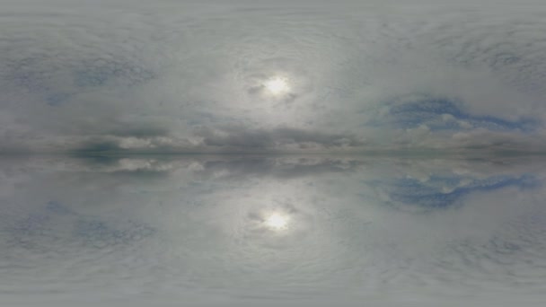 360 panorama esférico vr nubes, timelapse cielo vista nublado naturaleza equirectangular nubes, skyscape skydome, 360 grados de espacio ambiente — Vídeos de Stock