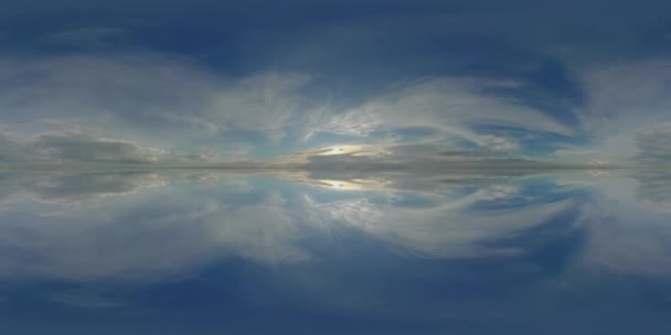 Timelapse vista del cielo nublado naturaleza equirectangular cloudscape, 360 panorama esférico vr nubes,, skyscape skydome, 360 grados de espacio ambiente — Vídeos de Stock