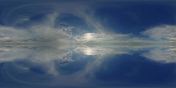 Timelapse hemel uitzicht bewolkt natuur equirectangular cloudscape, 360 panorama sferische vr wolken,, skyscape skydome, 360 graden omgeving ruimte — Stockvideo