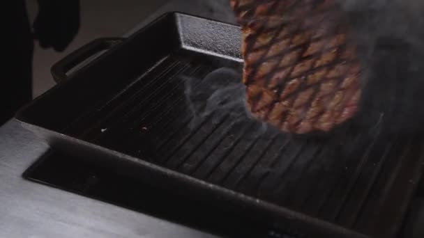 Jugoso Trozo Carne Res Asa Parrilla — Vídeos de Stock