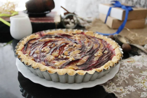 Pastel Frutas Dulce Tarta Tarta Con Ciruelas Frescas Delicioso Pastel — Foto de Stock