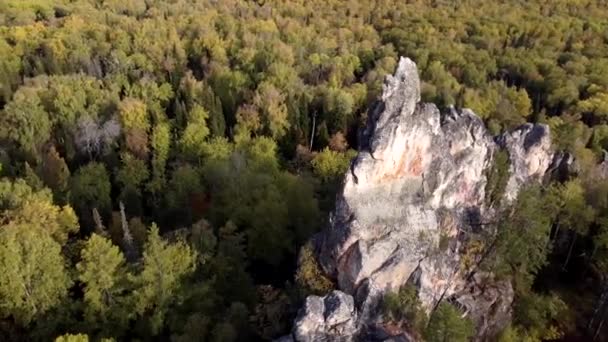 Volando Sobre Las Rocas Una Vista Impresionante Desde Dron Las — Vídeos de Stock