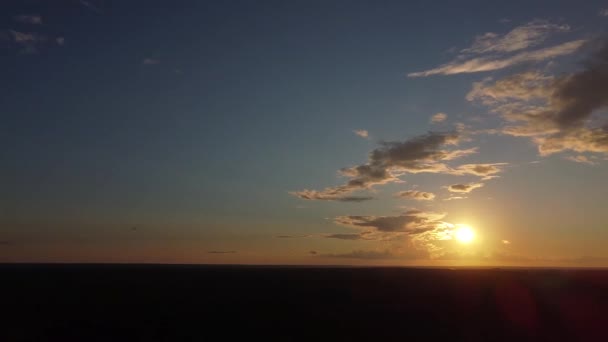 Pôr Sol Colorido Tiro Pelo Quadricóptero — Vídeo de Stock