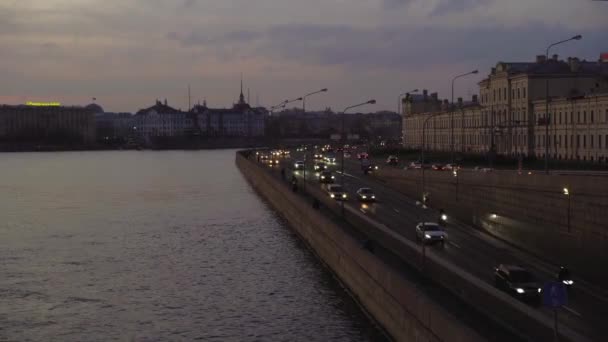 2021 Saint Petersburg Tráfico Coches Calle San Petersburgo Rusia Vista — Vídeo de stock