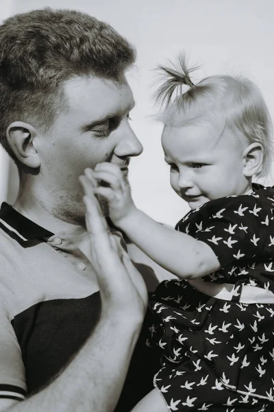 Young Caucasian Man Curly Hair Looking Tenderly His Baby Daughter — Foto Stock