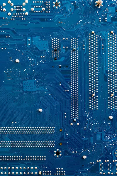 Arka taraftaki kişisel bilgisayar anakartının fotoğrafı, mavi.