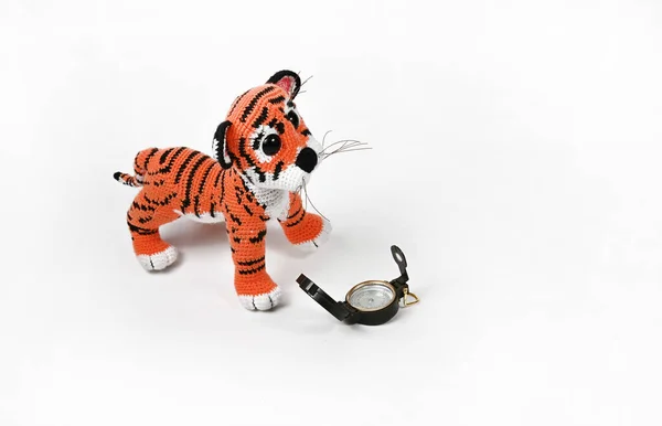 Tığ işi el yapımı amigurumi bebekleri, yumuşak hayvan oyuncakları. İzole et.