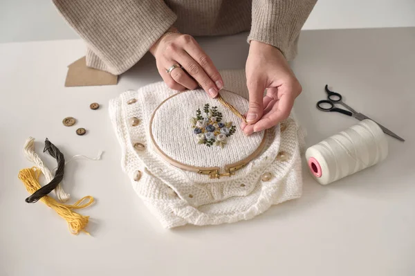 Young Beautiful Seamstress Embroiders Clothes — Photo