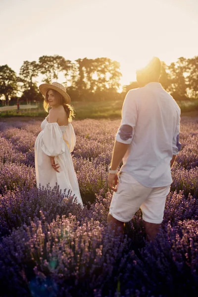 Young Beautiful Pregnant Couple Walking Lavender Field Sunset Happy Family — Stock Photo, Image