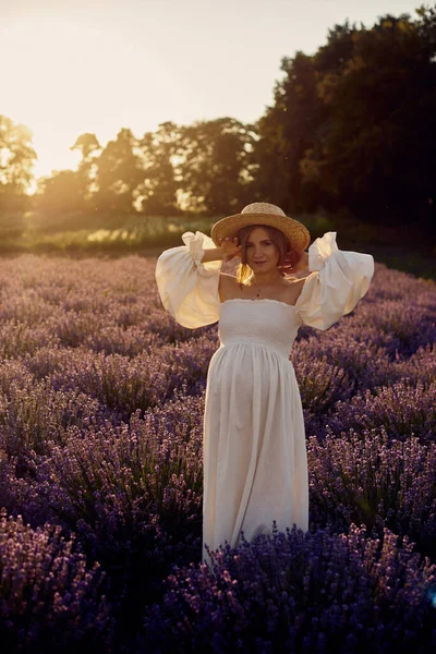 Pregnant Girl Hat Lavender Field Sunset — ストック写真