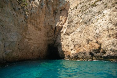 Zakynthos, Yunanistan. Zakynthos adasının mavi mağaraları.