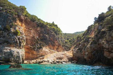 Zakynthos, Yunanistan. Zakynthos adasının mavi mağaraları.