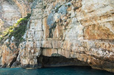 Zakynthos, Yunanistan. Zakynthos adasının mavi mağaraları.