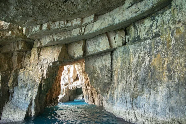 Zakynthos, Yunanistan. Zakynthos adasının mavi mağaraları. — Stok fotoğraf