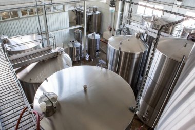 Fabrika ekipmanları alkol üretimi için
