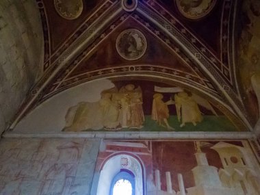 Montesiepi 'deki San Galgano Şapeli' nin (İtalyanca: Cappella di San Galgano a Montesiepi) manzarası