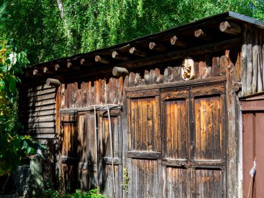 Kuzey İtalya 'daki Aosta Vadisi' nde geleneksel ahşap ev