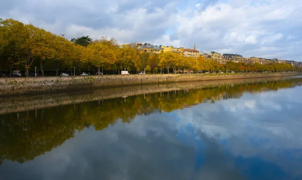 Ανατολή Ηλίου Στον Ποταμό Urumea Πόλη Donostia San Sebastian Euskadi — Φωτογραφία Αρχείου