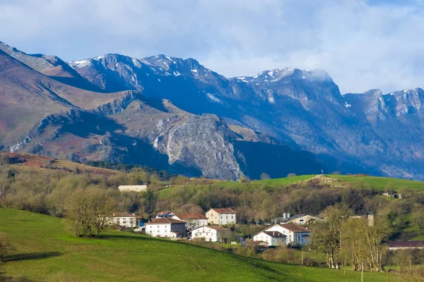 Baraiber Met Majak Achtergrond Aralar Gebergte Navarra Spanje — Stockfoto