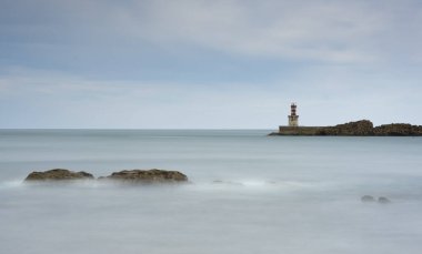 Euskadi 'deki Cantabrian Denizi' nin önündeki pasaia haliçleri.
