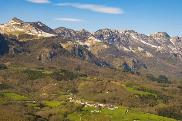 Errazkin Και Maioak Στην Οροσειρά Aralar Navarra Ισπανία — Φωτογραφία Αρχείου