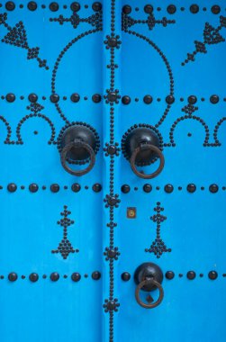 Tipik mavi kapı Sidi Bou Said, Tunus