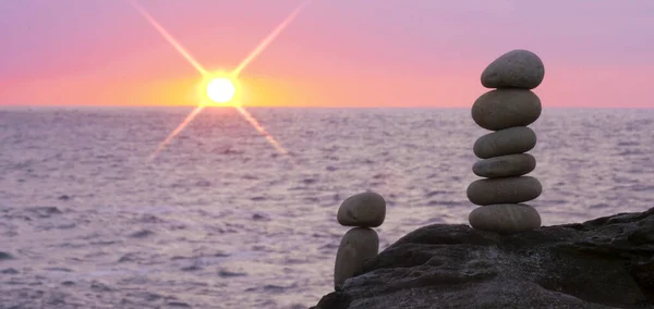 Stacked Stone Tower Beach Sea Sunset Out Focus — Stock Fotó