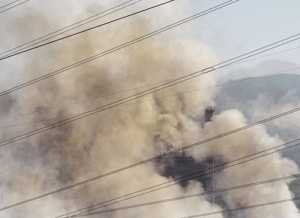 Climate Change Smokes Factory Chimneys Cover Skies — Fotografia de Stock