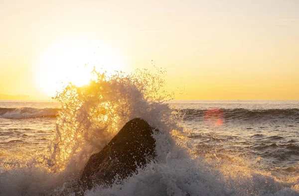 Waves Breaking Rocks Coast Sunset — Stockfoto
