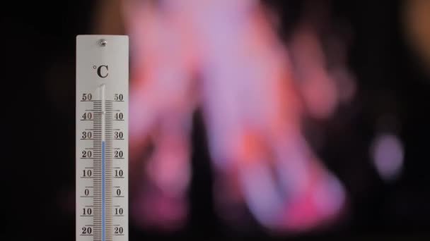 Thermometer Fire Background Shows Increasing Temperature Concept Global Warming Climate — Αρχείο Βίντεο