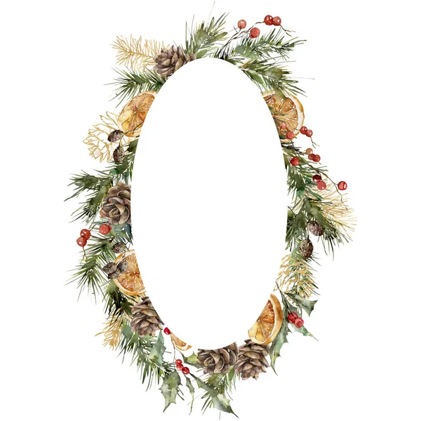 Akvarell karácsonyi keret arany fenyőtoboz, bogyók, narancs szelet és lucfenyő ágak. Kézzel festett téli növények elszigetelt fehér háttérrel. Ünnepi illusztráció tervezés, nyomtatás, háttér. — Stock Fotó