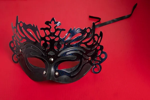 Carnaval Masker Een Rode Achtergrond — Stockfoto