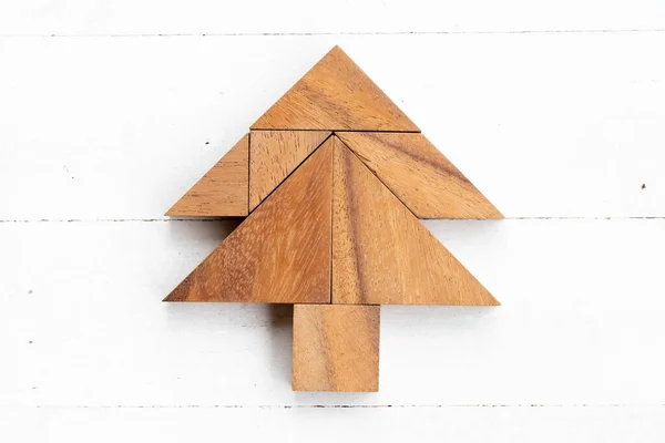 Rompecabezas Tangram Madera Forma Pino Árbol Navidad Sobre Fondo Madera — Foto de Stock