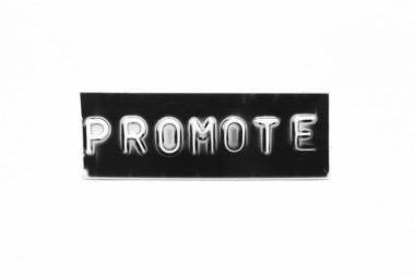 Beyaz kağıt arkaplan üzerine kelime tanıtımlı harf kabartmalı siyah renk pankartı