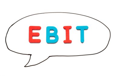 EBIT (Faiz Öncesi Kazançlar ve Vergilerin kısaltılmışı) harfli alfabe harfi beyaz tahta arka planında balon konuşması olarak siyah çizgi çizimi