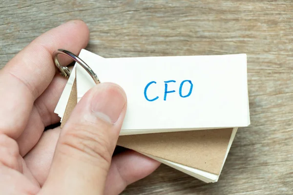 Man Hold Flash Card Handwriting Word Cfo Abreviatura Chief Financial — Fotografia de Stock