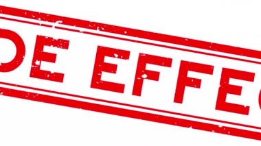 Grunge kırmızı yan etkisi kelime kare kauçuk mühür beyaz arkaplanda yakınlaştır