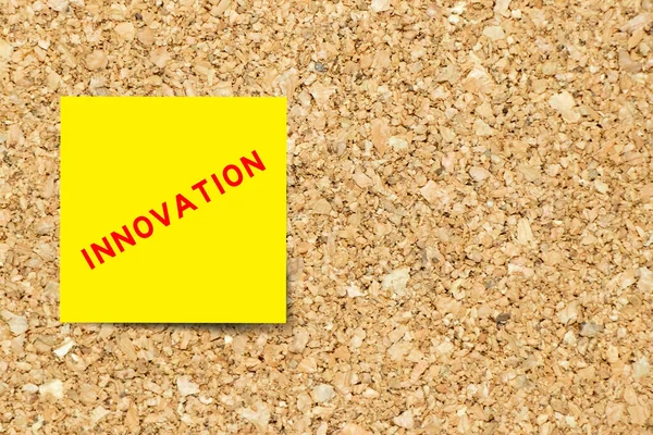 Yellow Note Paper Word Innovation Cork Board Background Copy Space — Foto de Stock
