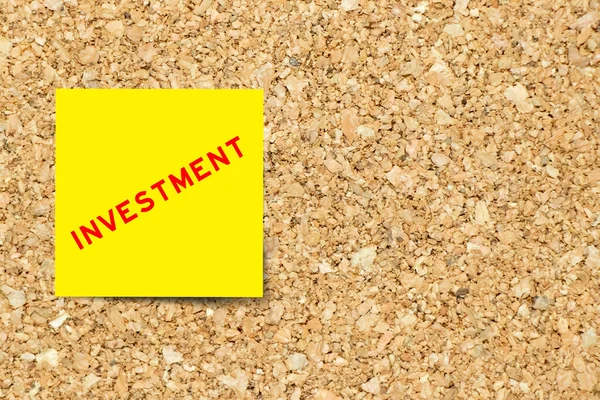Yellow Note Paper Word Investment Cork Board Background Copy Space — Photo