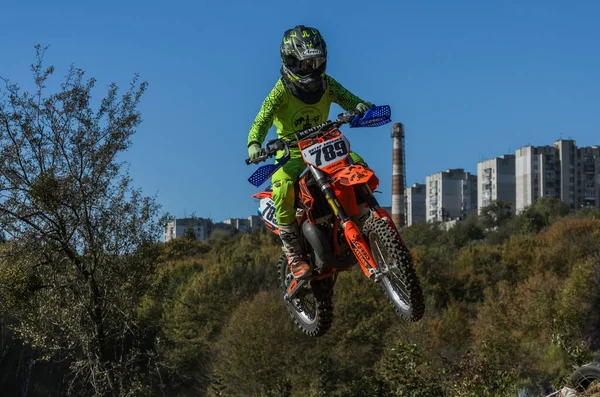Lviv Ukraine Οκτωβριοσ 2021 Αθλητές Μοτοσικλέτας Δρομείς Ανταγωνίζονται Αγώνες Motocross — Φωτογραφία Αρχείου
