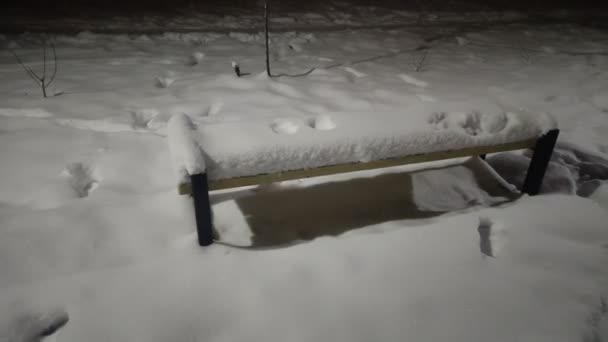 Snow Covered Bench Street Night — 图库视频影像