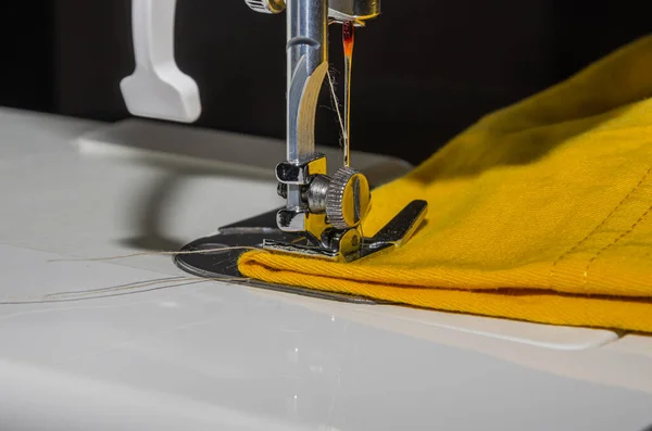 Tailor Sews Fabric Clothing Sewing Machine Tailor Shop — ストック写真
