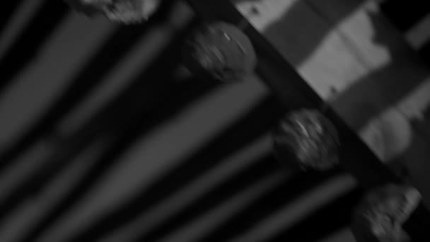 Оболонки Підвішені Даху Пляжного Бару Морський Лебідь Відпусток Прохолода — стокове відео
