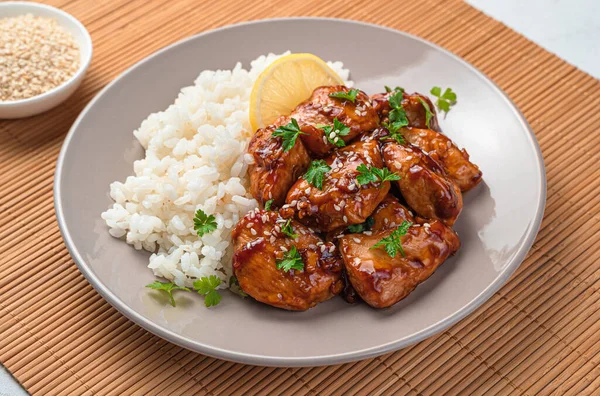 Portion Teriyaki Chicken Rice Sesame Seeds Beige Plate Side View — Stock Photo, Image