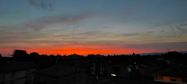 Schöner Sonnenuntergang Über Kleinem Land Bibbiano Reggio Emilia Italien Foto — Stockfoto