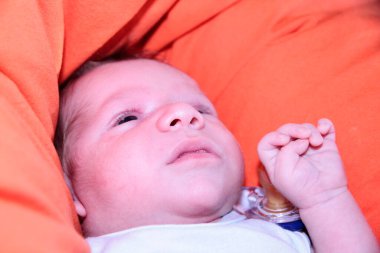 Göz ve yüzün yeni doğmuş bebek ayrıntıları. Yüksek kalite fotoğraf