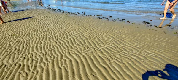 Waves Sand Tide Recedes Sand High Quality Photo — Stock Photo, Image