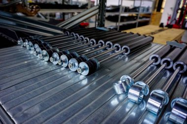 Halka başlı off-road amortisörleri stokta. Yüksek kalite fotoğraf